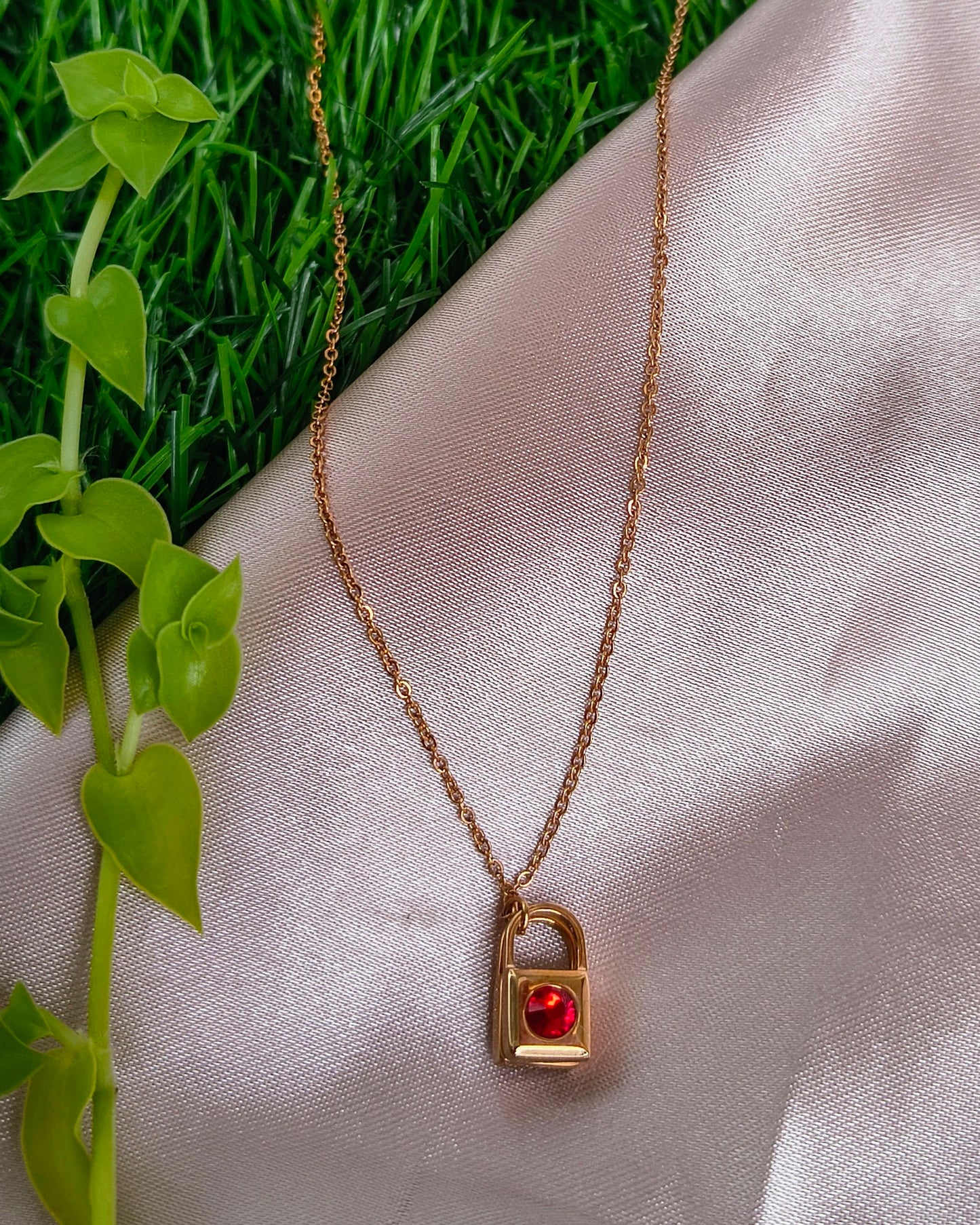 Rose Gold Magnetic Lock Pendant Necklace- A symbol of Love