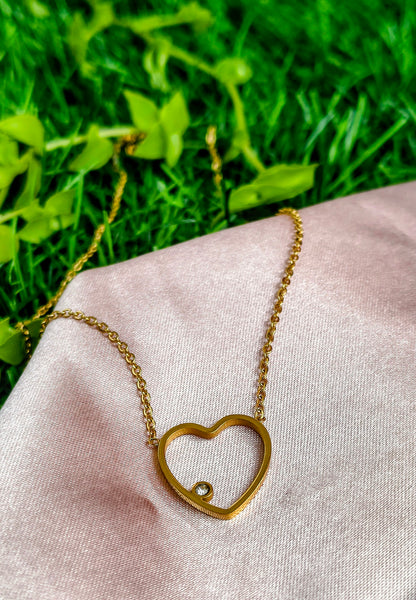 Minimalist Gold Heart Neckalce with small stone